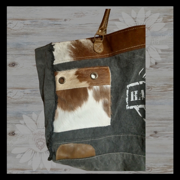 Weekender Myra Bag - Picture 2 of 5